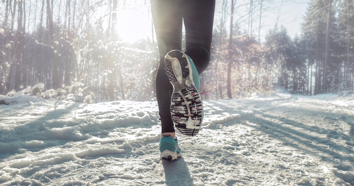 Warm, humid air from a scarf or conversational breathing can protect airways during cold runs.